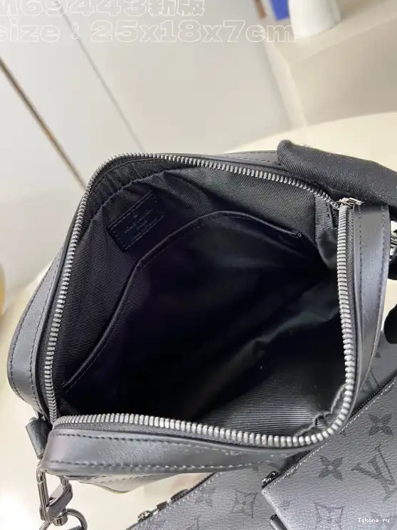 Cheap VUITTON MESSENGER TRIO LOUIS 0610